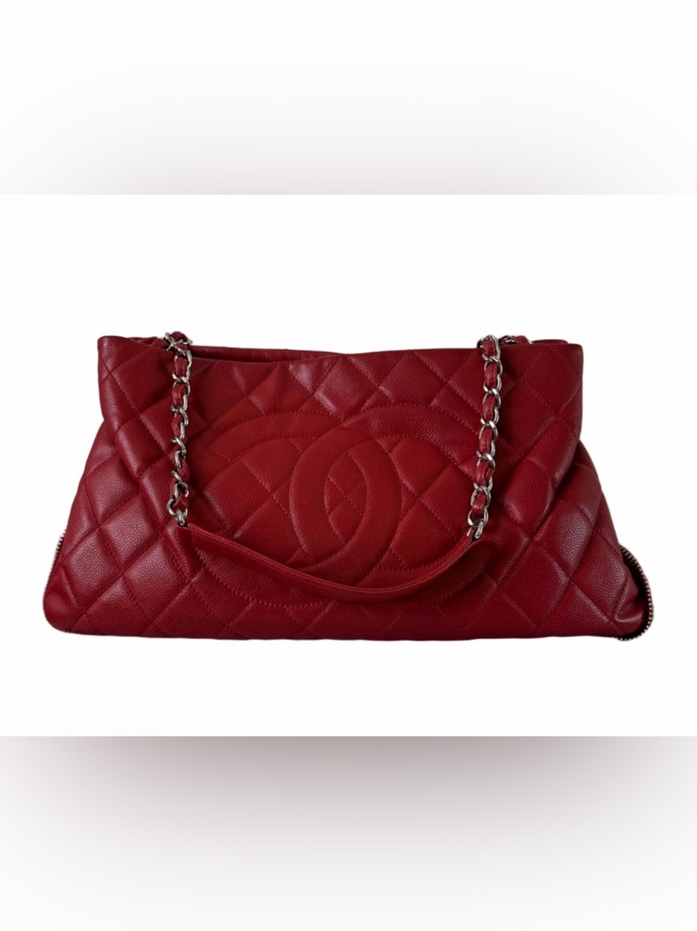 CHANEL Quilted Red Leather Shoulder Bag with Chain Strap